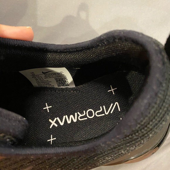 NIKE VAPORMAX FLYKNIT 3 RUNNING SHOES - Picture 6 of 10